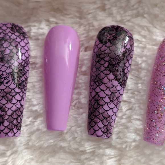 Purple Snake Press on Nails. Firm Price. - Picture 7 of 8